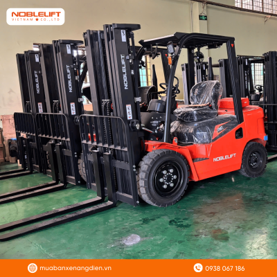 Xe nâng dầu ngồi lái nâng tải trọng 3 tấn