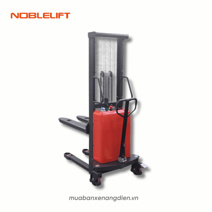 Xe nâng bán tự động