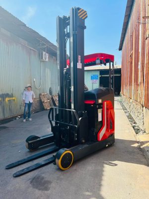 Xe nâng điện Reach Truck