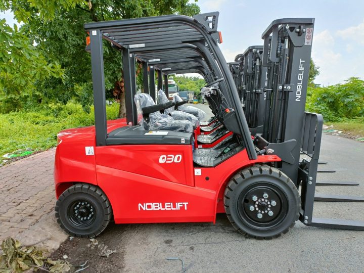 Xe nâng điện ngồi lái 3 tấn Noblelift