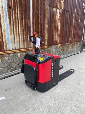 Xe nâng điện thấp có bệ đứng lái 