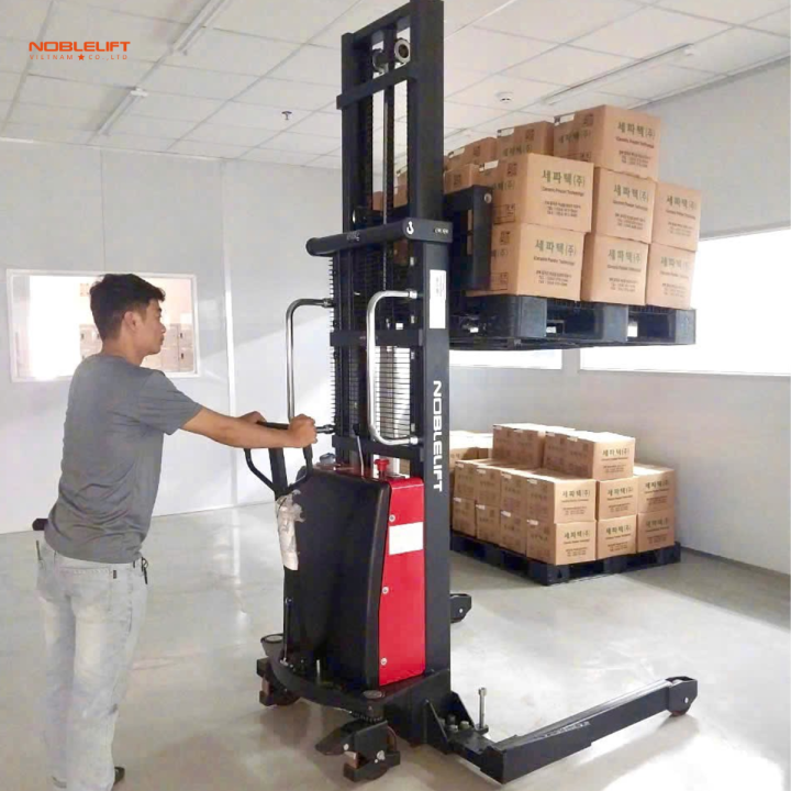 Xe nâng bán tự động SPN1025A Noblelift