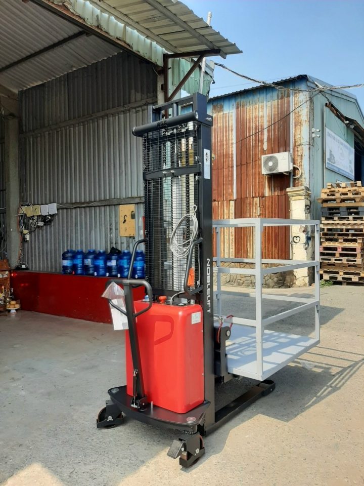 Xe nâng bán tự động SPN1535 Noblelift