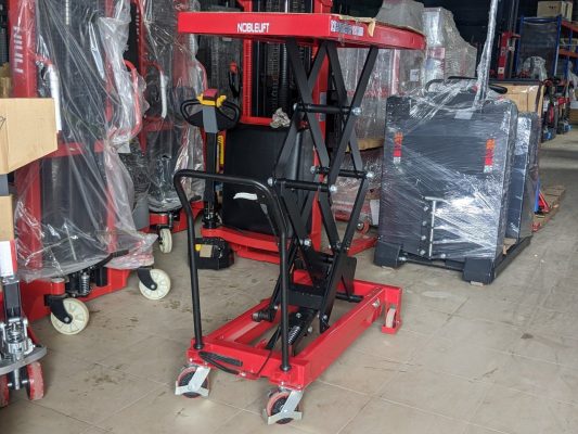 Bàn nâng động cơ thủy lực
